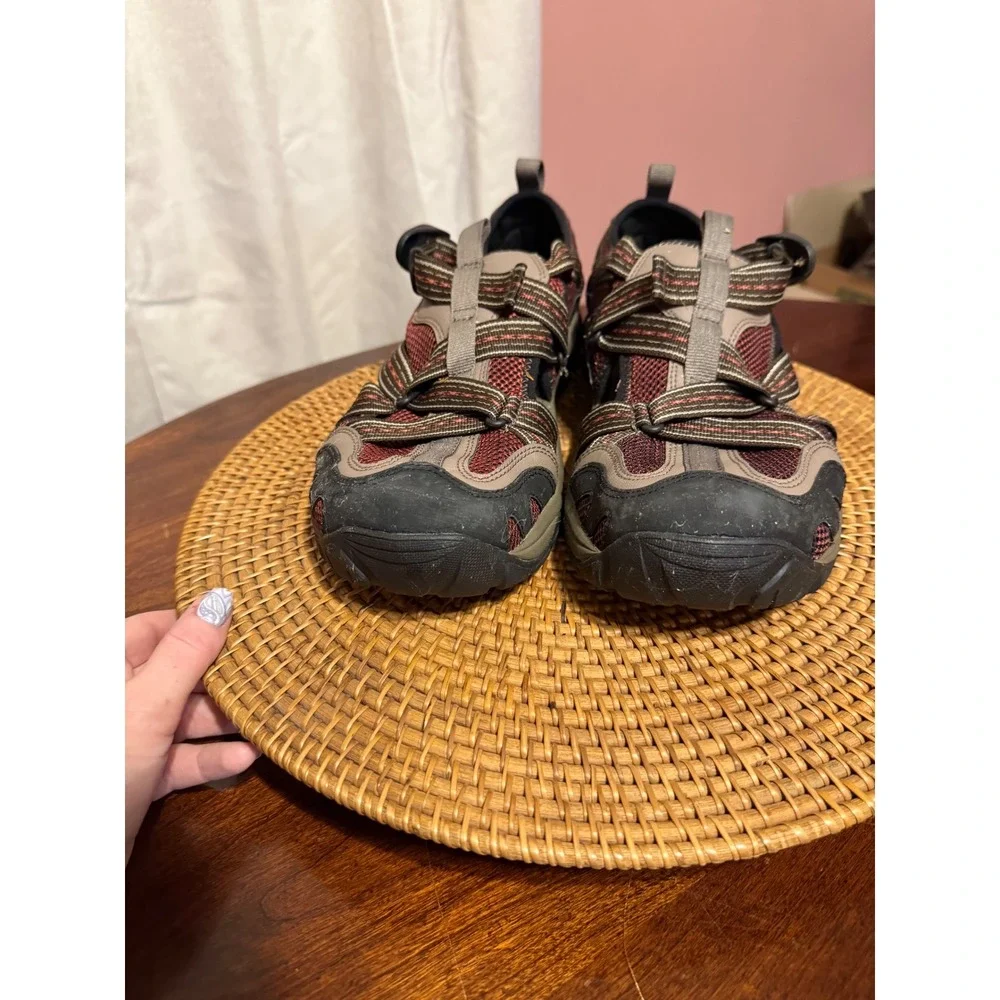 Chaco Mens J104905 Outcross Evo 2 Hiking Water Shoes Burgundy Brown Vibram Sz 12